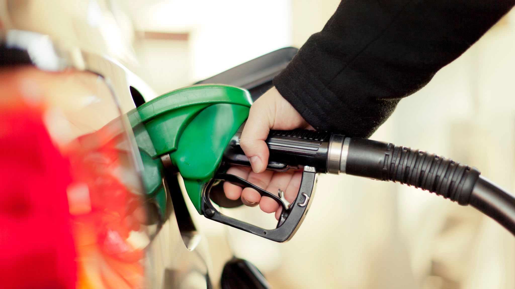 8 Sfaturi pentru economisirea motorinei si a benzinei